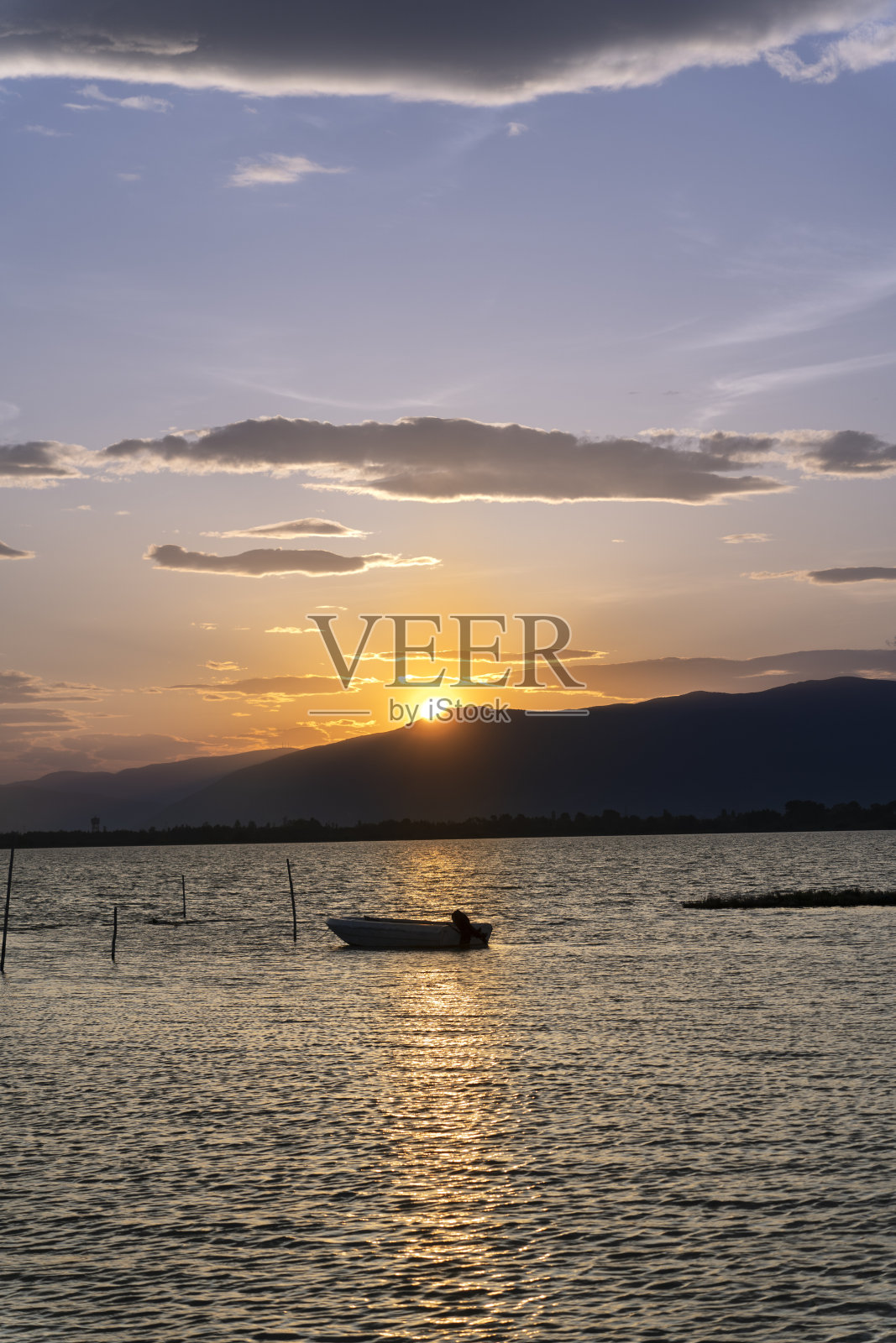 山上的日出照片摄影图片