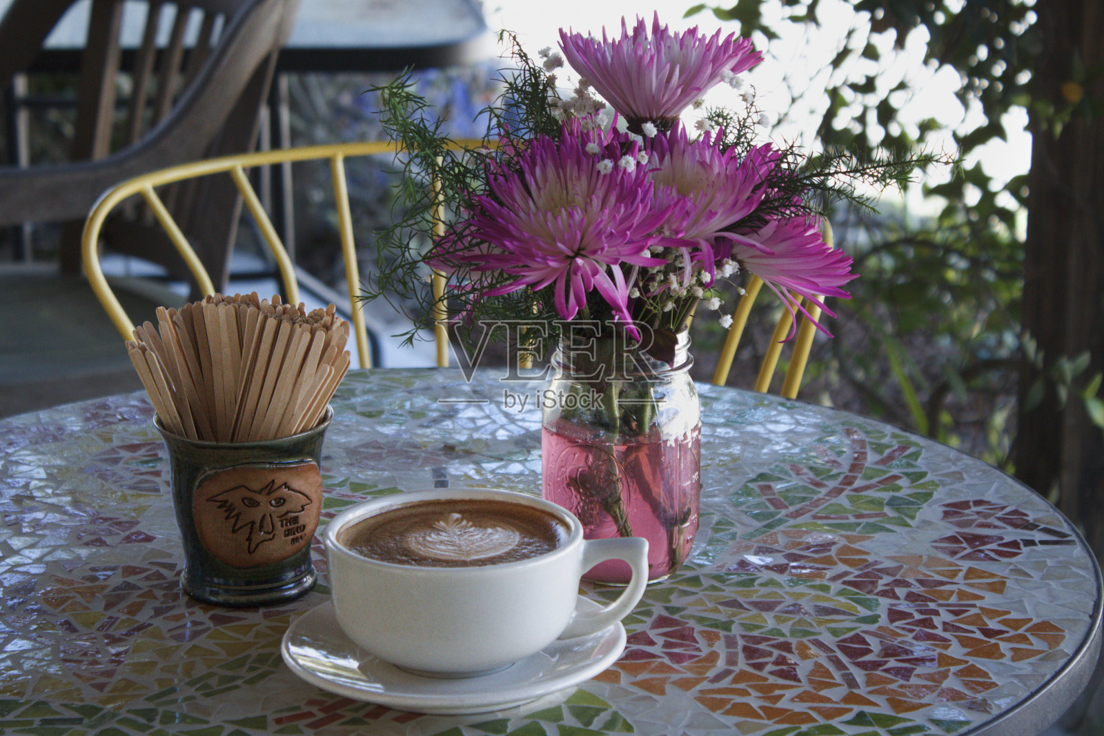 咖啡加牛奶或拿铁照片摄影图片