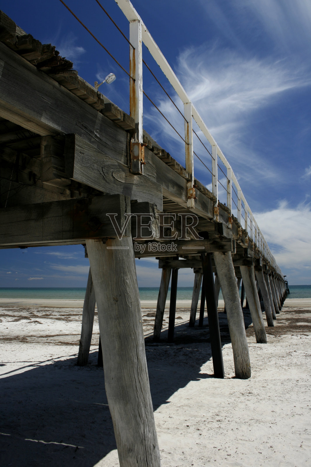 海滩码头照片摄影图片