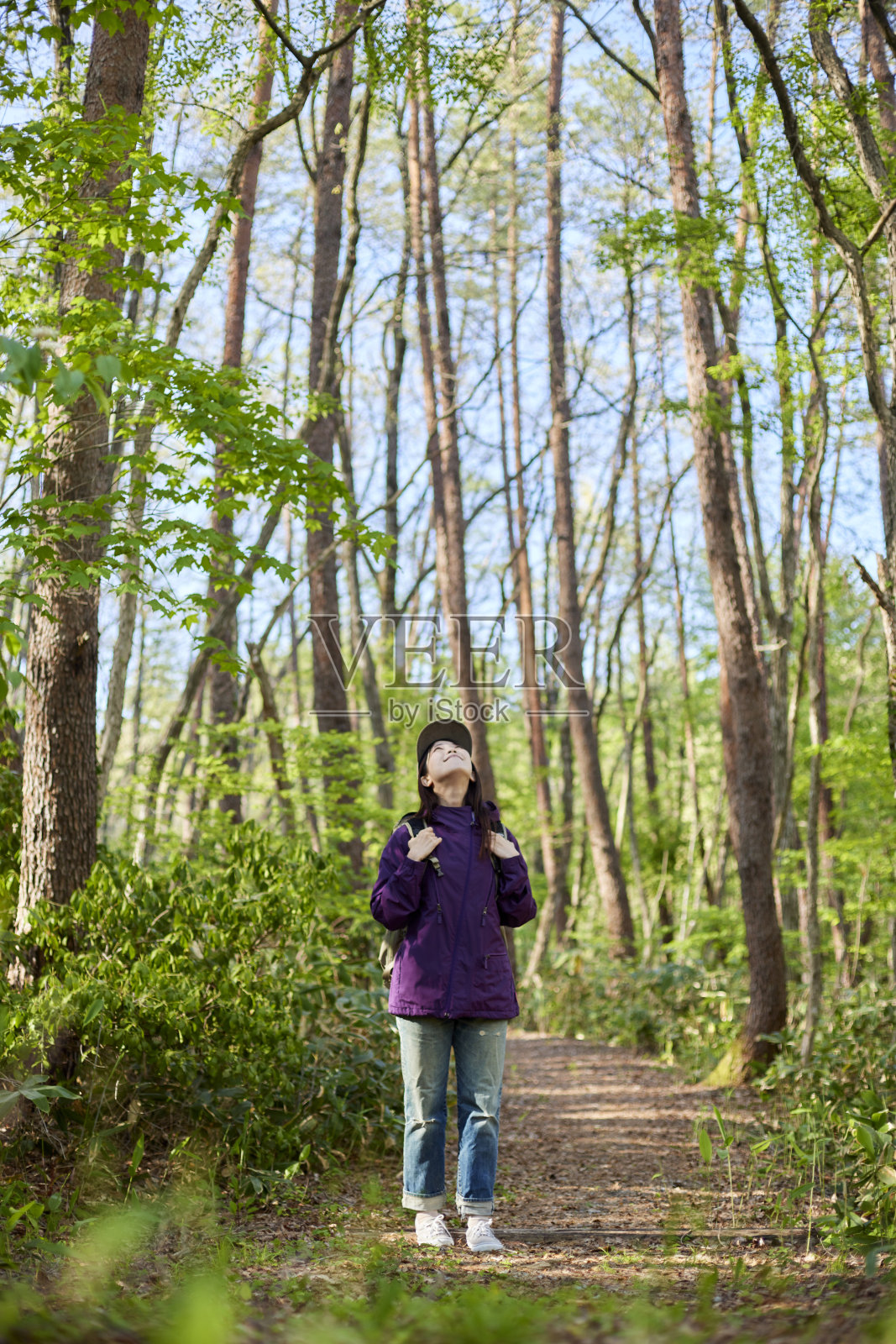 日本女人喜欢爬山照片摄影图片