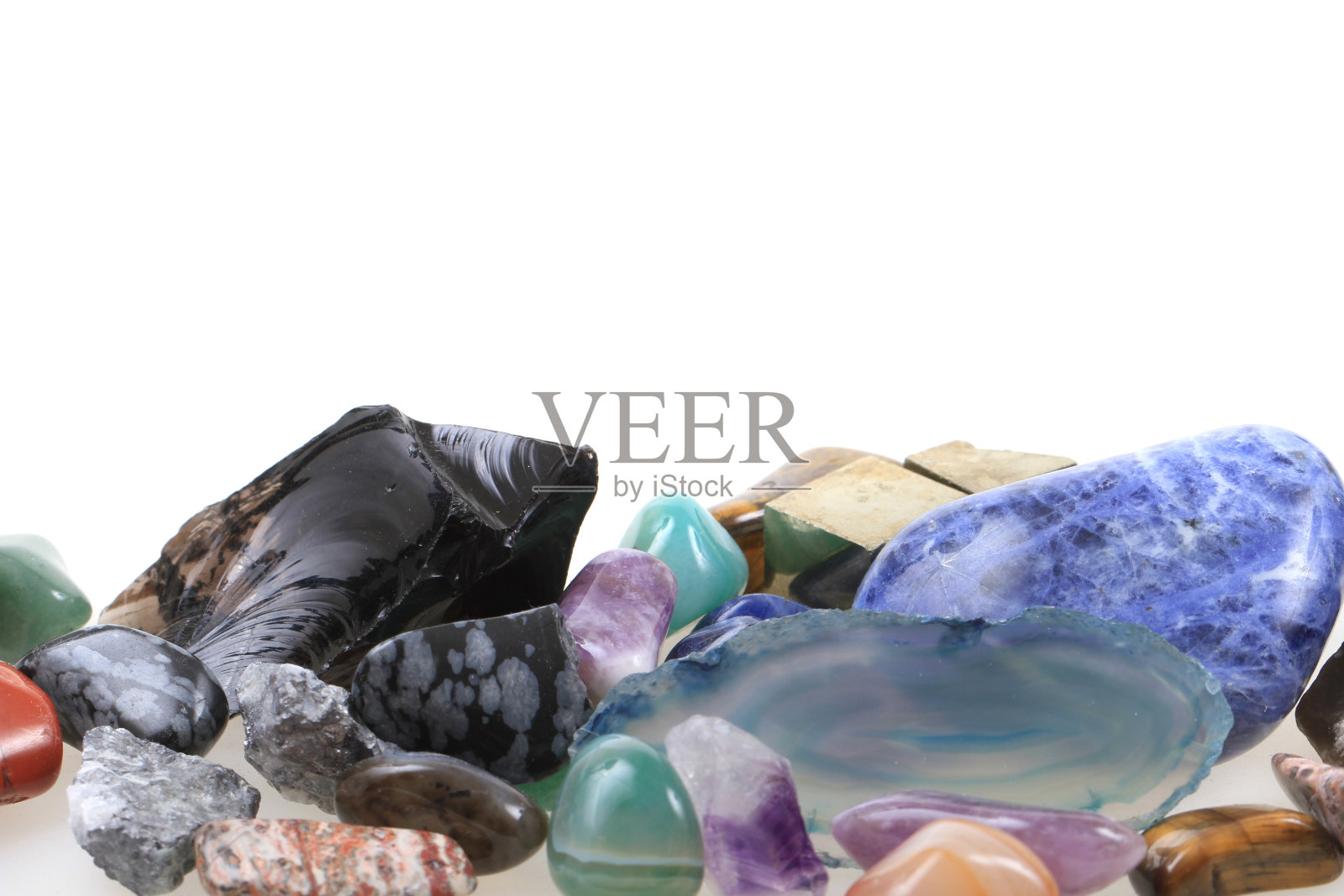 彩色宝石和矿物收集孤立照片摄影图片