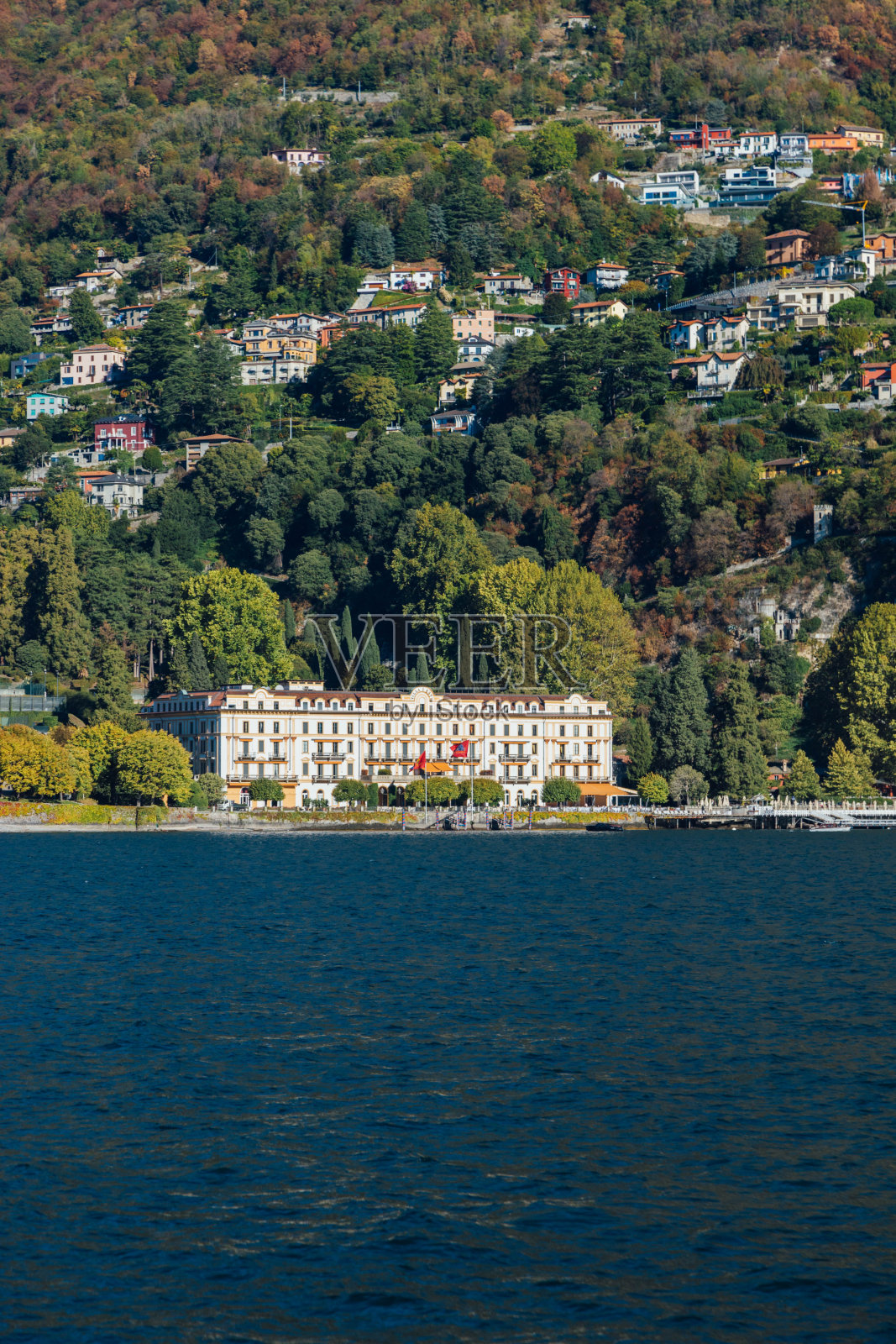 从船上看到科莫湖的景色简直太美妙了照片摄影图片