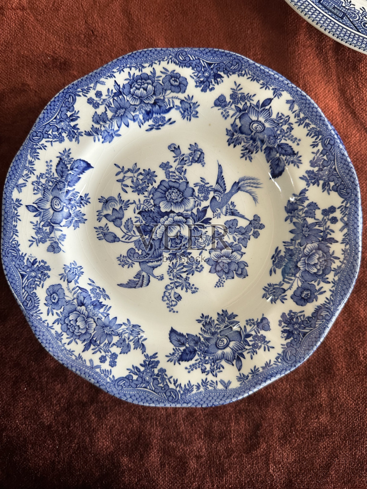 古董盘子和杯子照片摄影图片