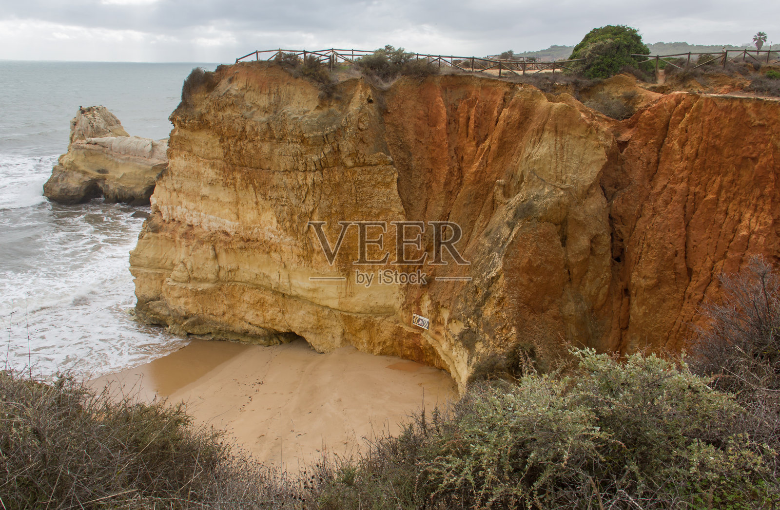 Três irm<e:1> os海滩，阿尔沃尔，阿尔加维，葡萄牙照片摄影图片