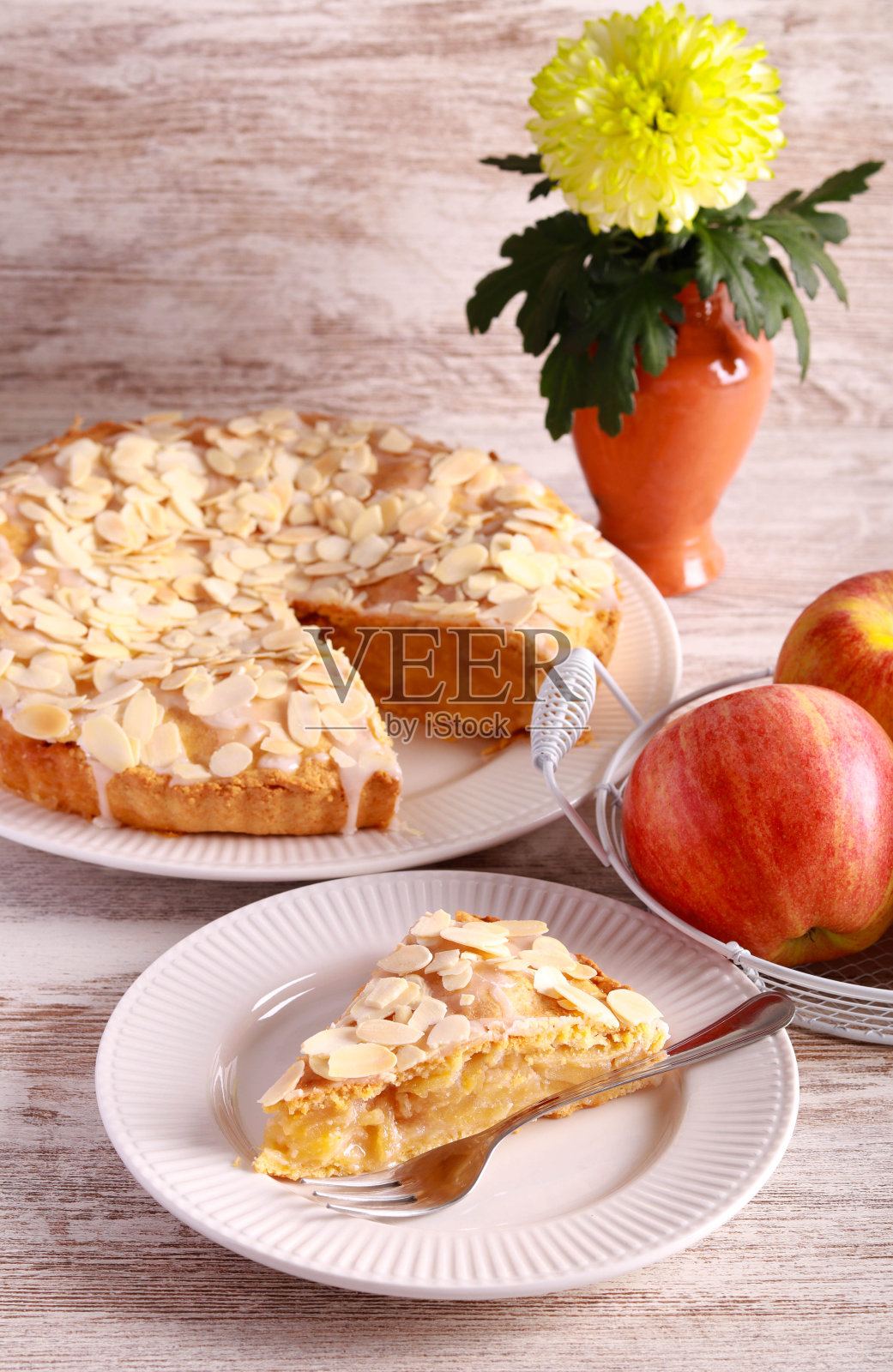 自制的杏仁苹果派照片摄影图片
