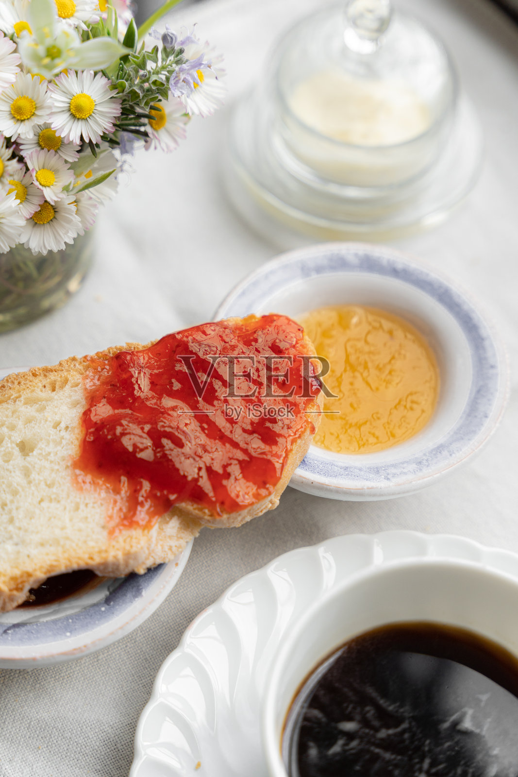 桌上的早餐照片摄影图片