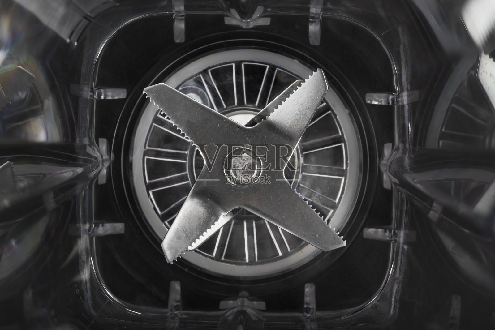 几何形状的搅拌器碗和叶片的内部视图。照片摄影图片