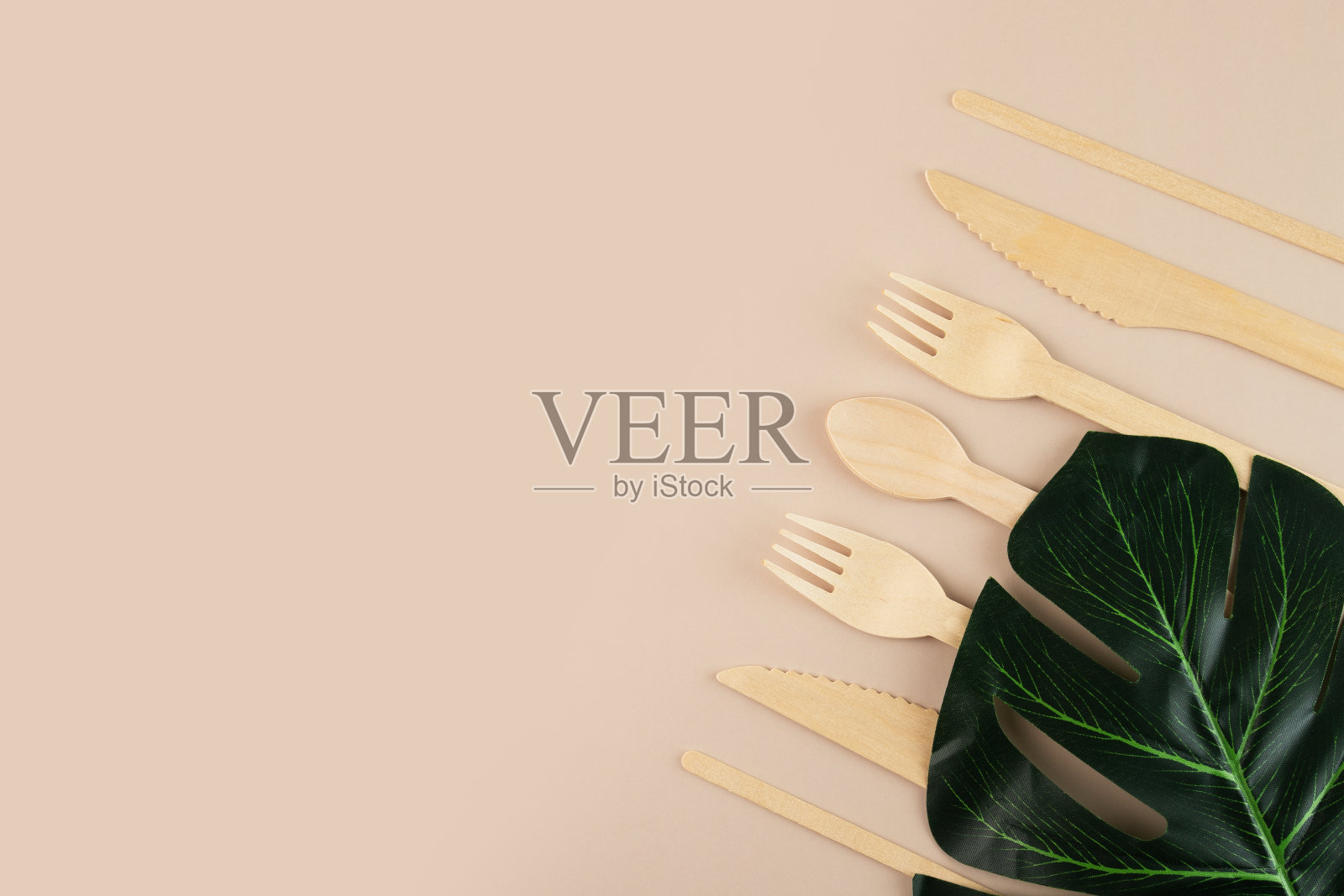 环保木刀叉，可持续用餐，一次性餐具生态，有机厨具，可重复使用，可回收废物照片摄影图片