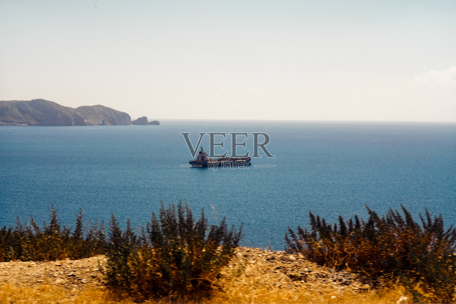 海上船照片摄影图片