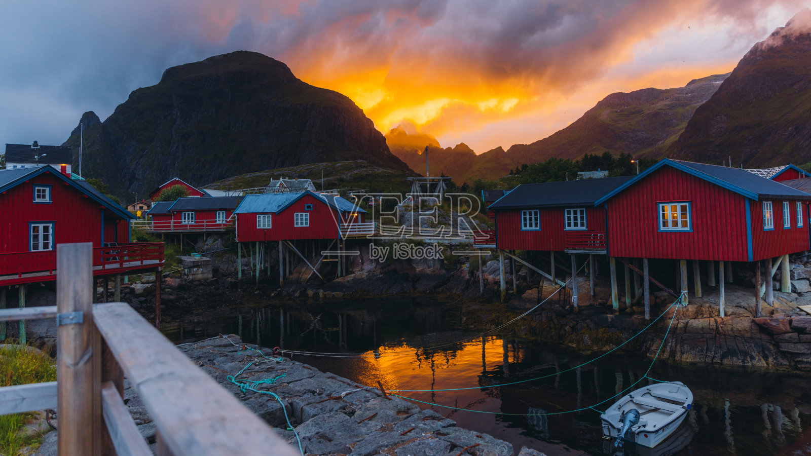 罗弗敦群岛夏夜的魔力照片摄影图片