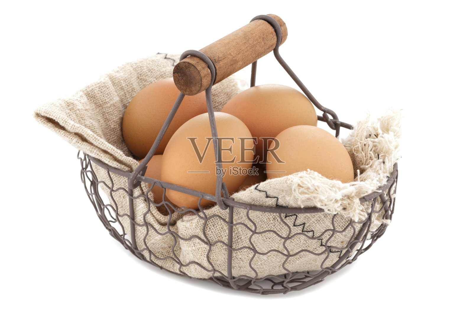 老铁篮子，白底鸡蛋照片摄影图片