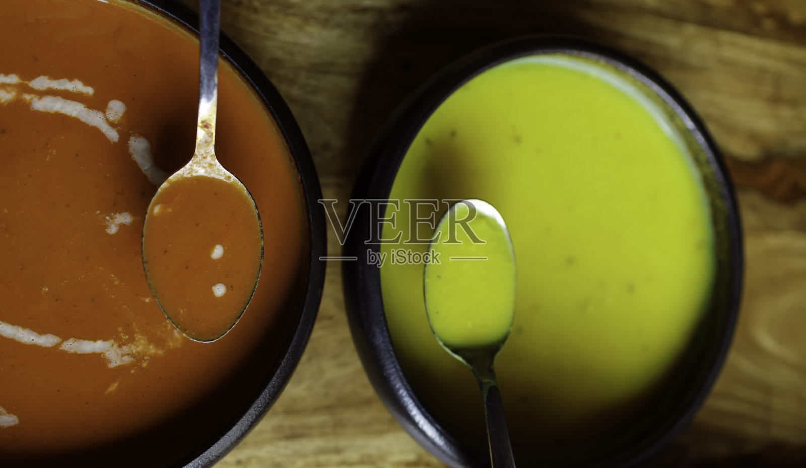 美味的汤:奶油西红柿和扁豆汤照片摄影图片