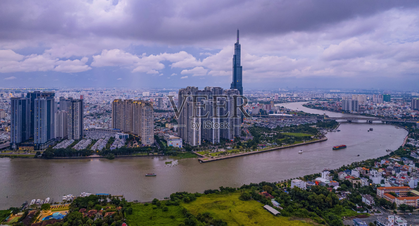 越南胡志明市西贡市中心的日落照片摄影图片