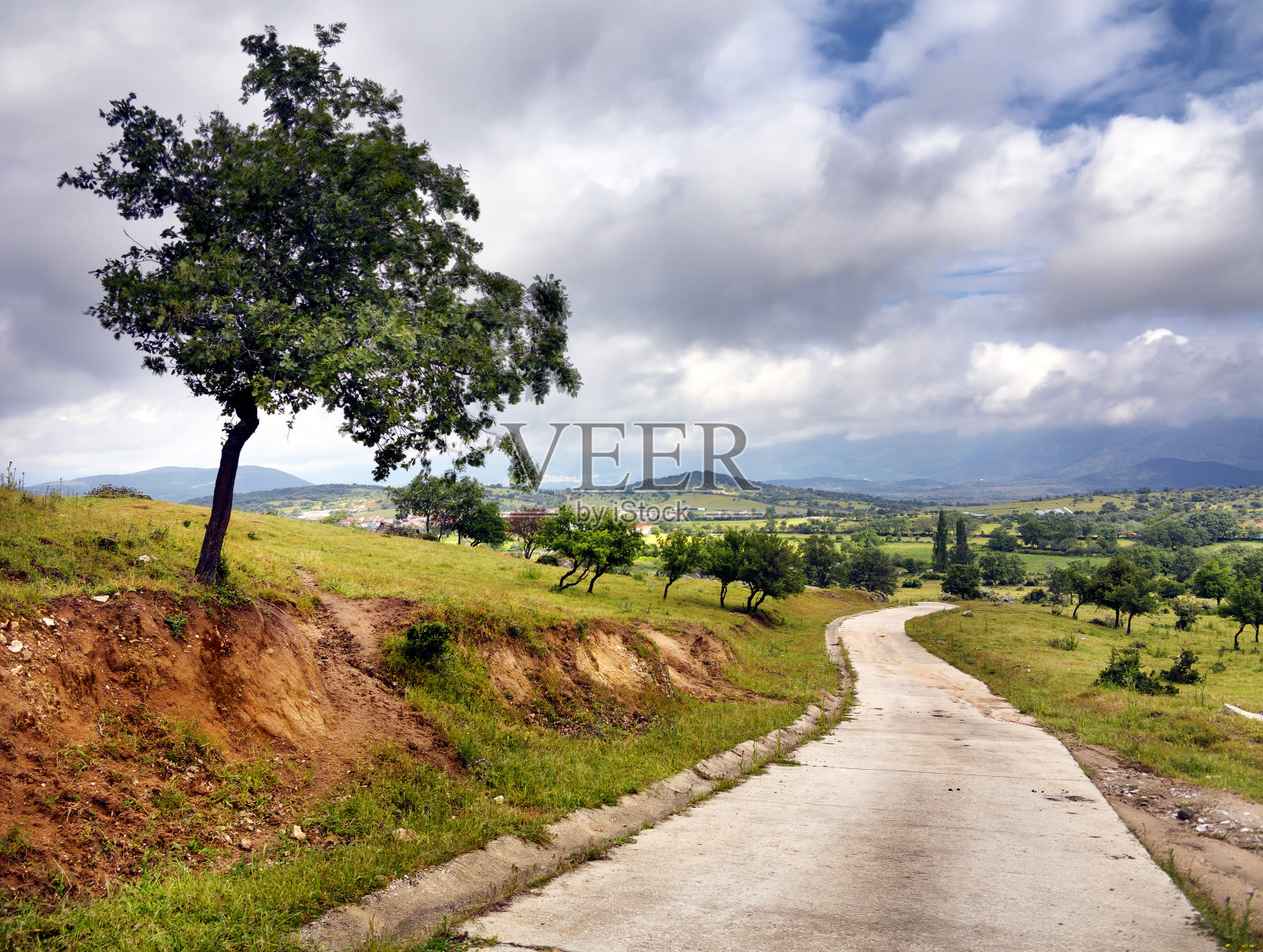 草原道路照片摄影图片