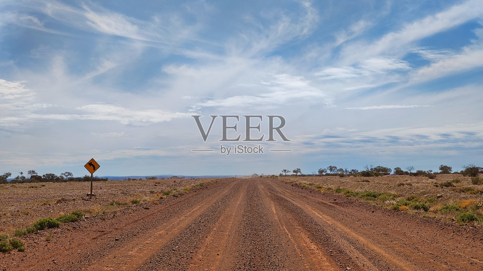 沿着南澳大利亚的Oodnadatta赛道照片摄影图片