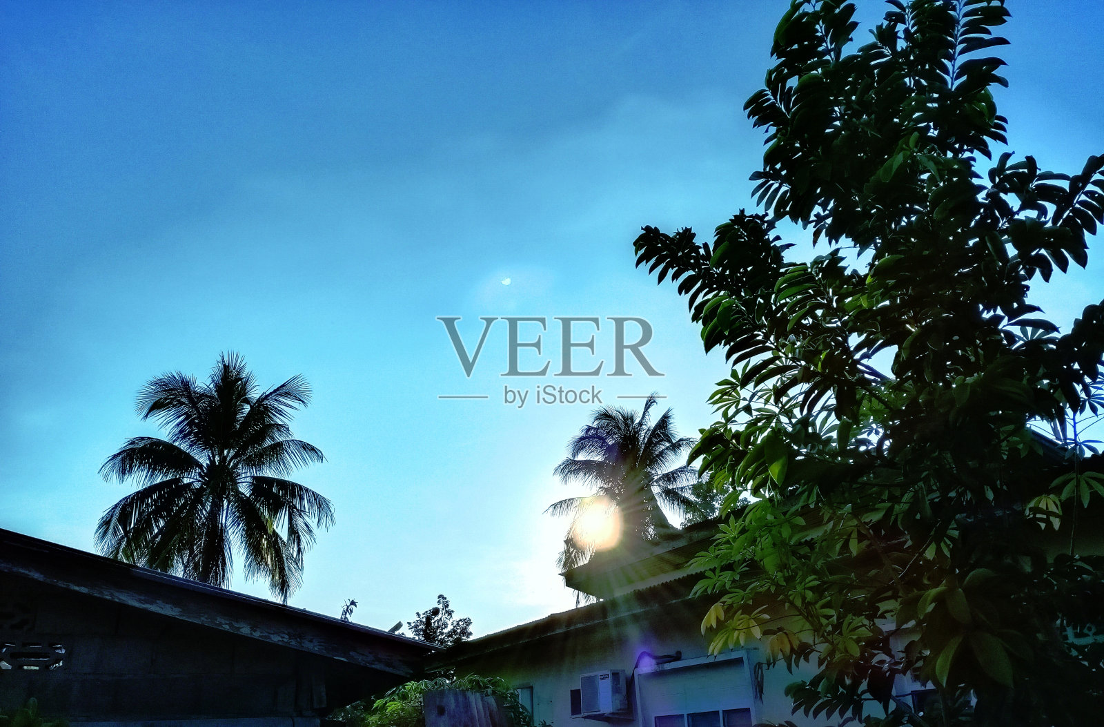 蓝色的天空照片摄影图片