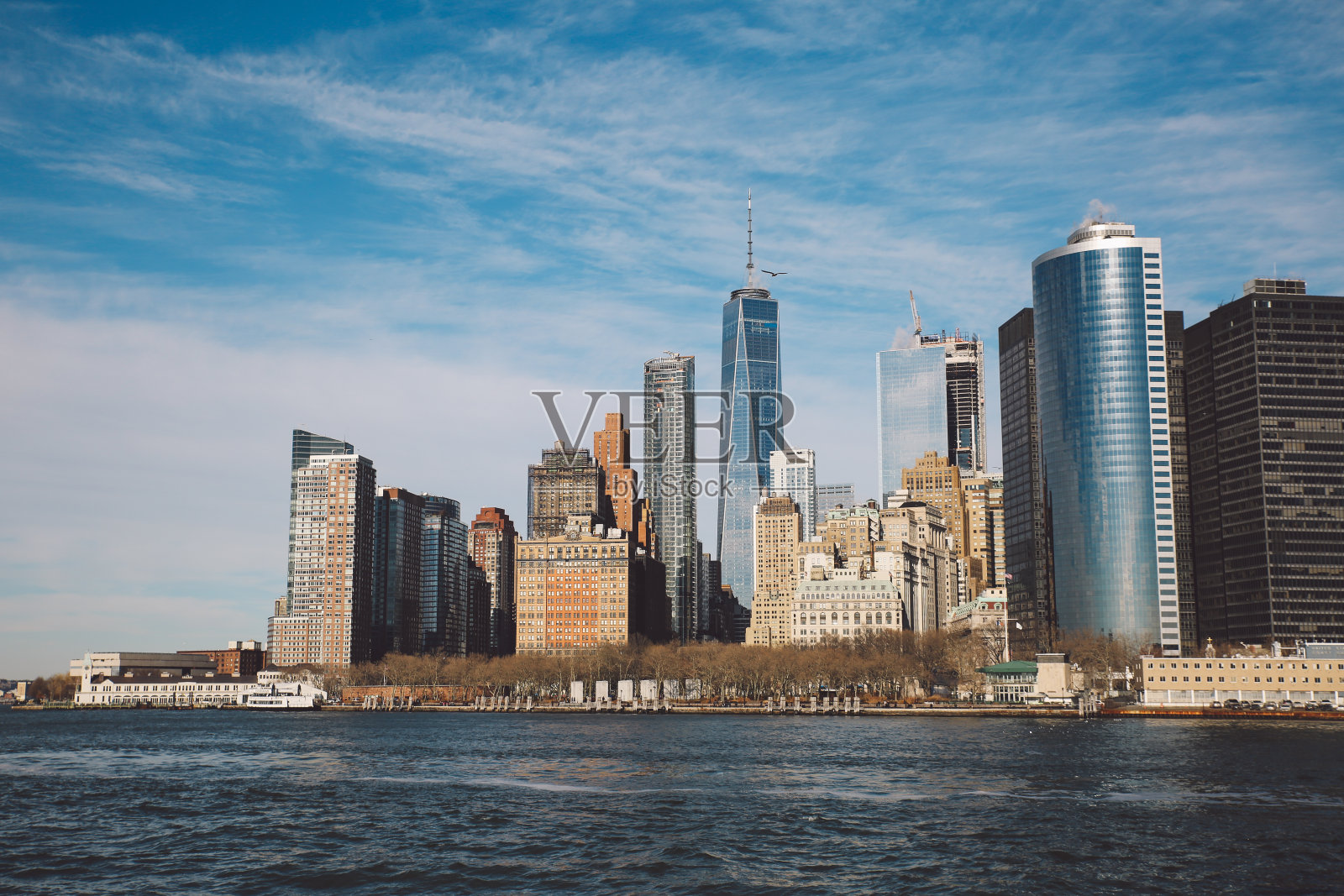 海滨的城市景观照片摄影图片