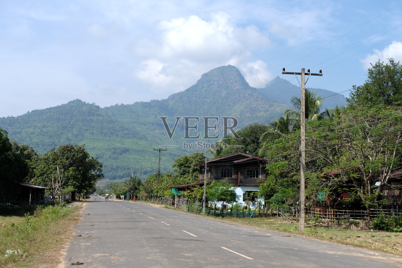老挝占巴塞的公路照片摄影图片