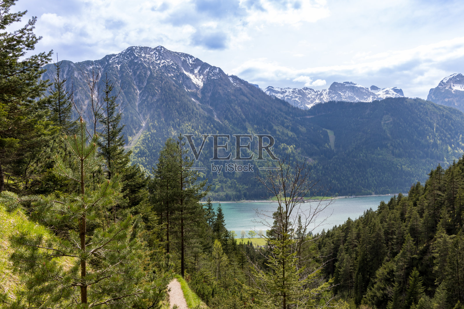 奥地利triol的阿琛湖景观，照片摄影图片