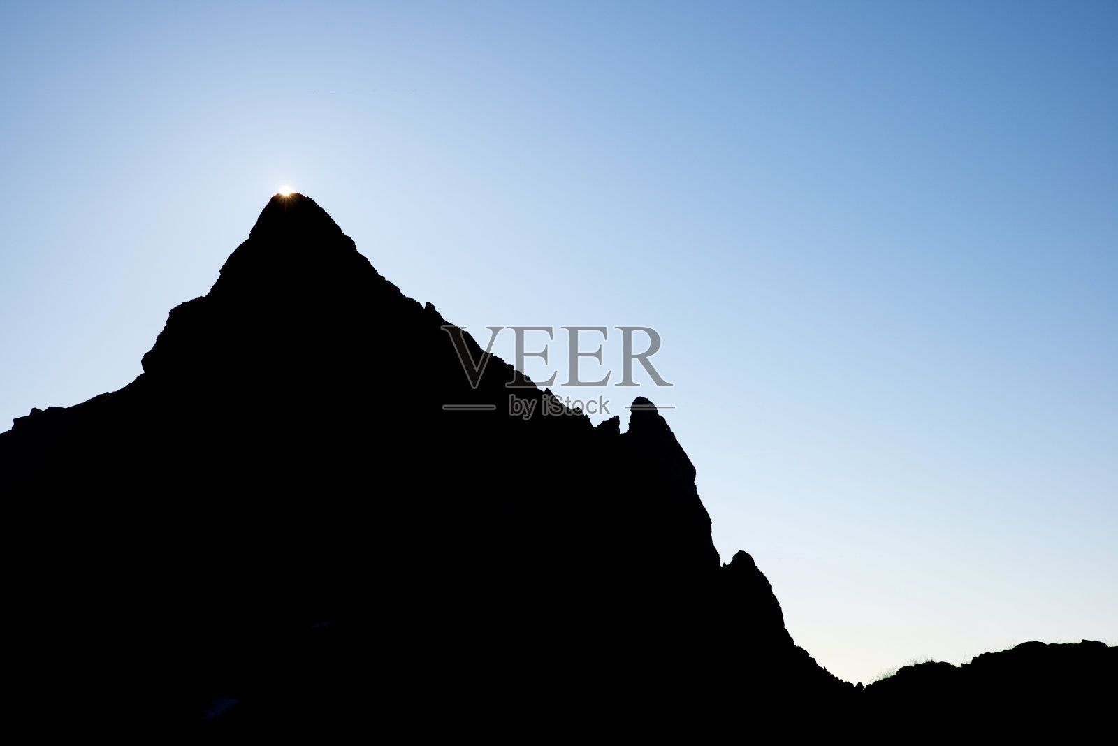 比利牛斯山的阿纳耶特峰照片摄影图片