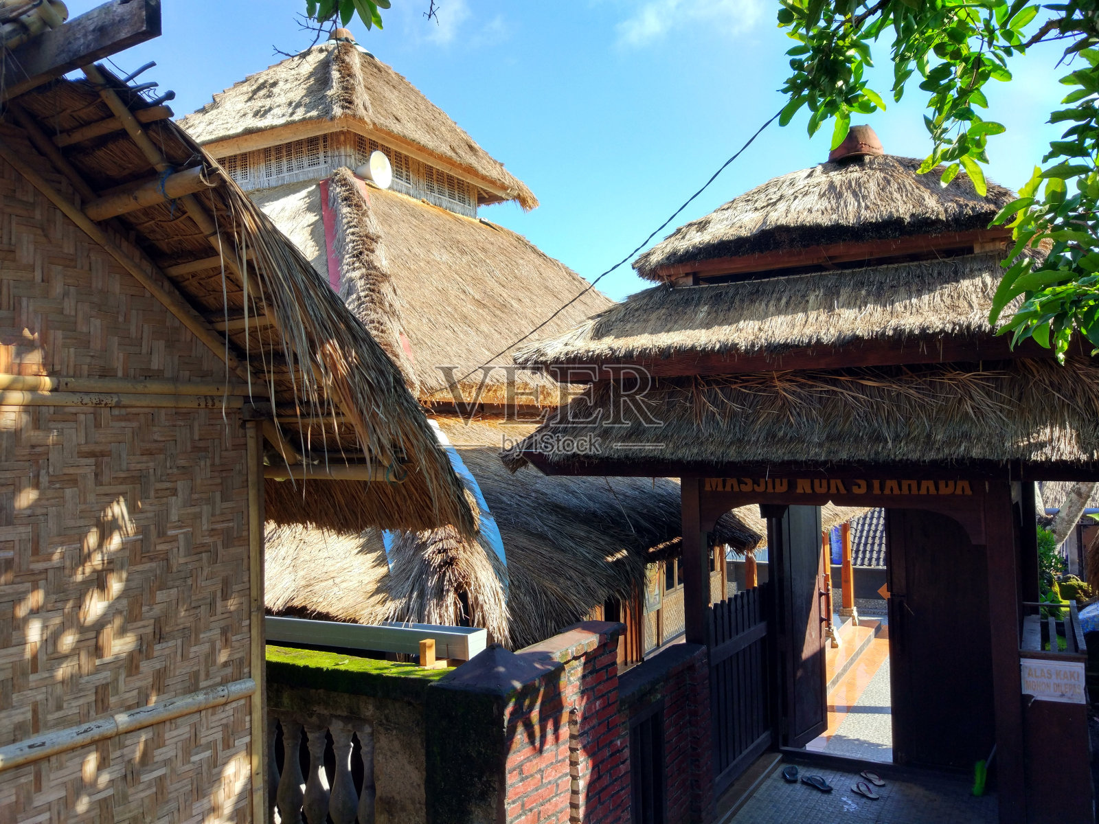 龙目岛的传统木屋和村庄照片摄影图片