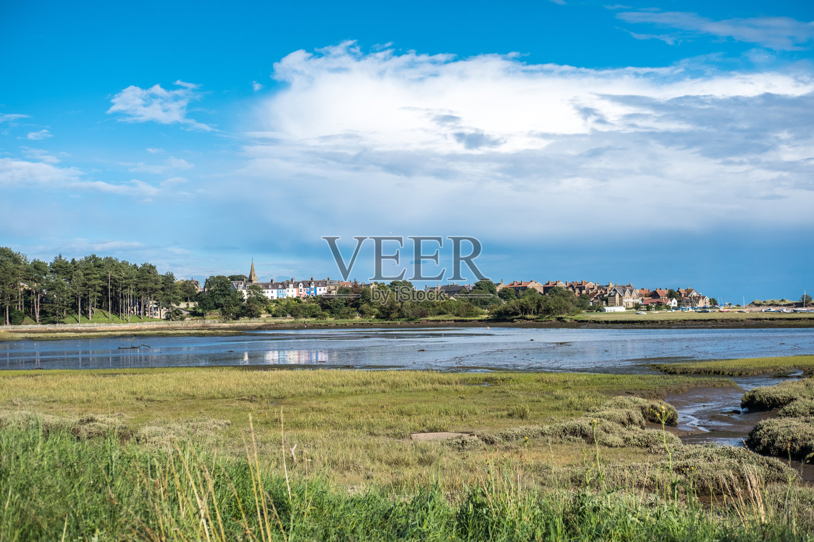 阿伦河，一条流经英格兰诺森伯兰郡的河流照片摄影图片