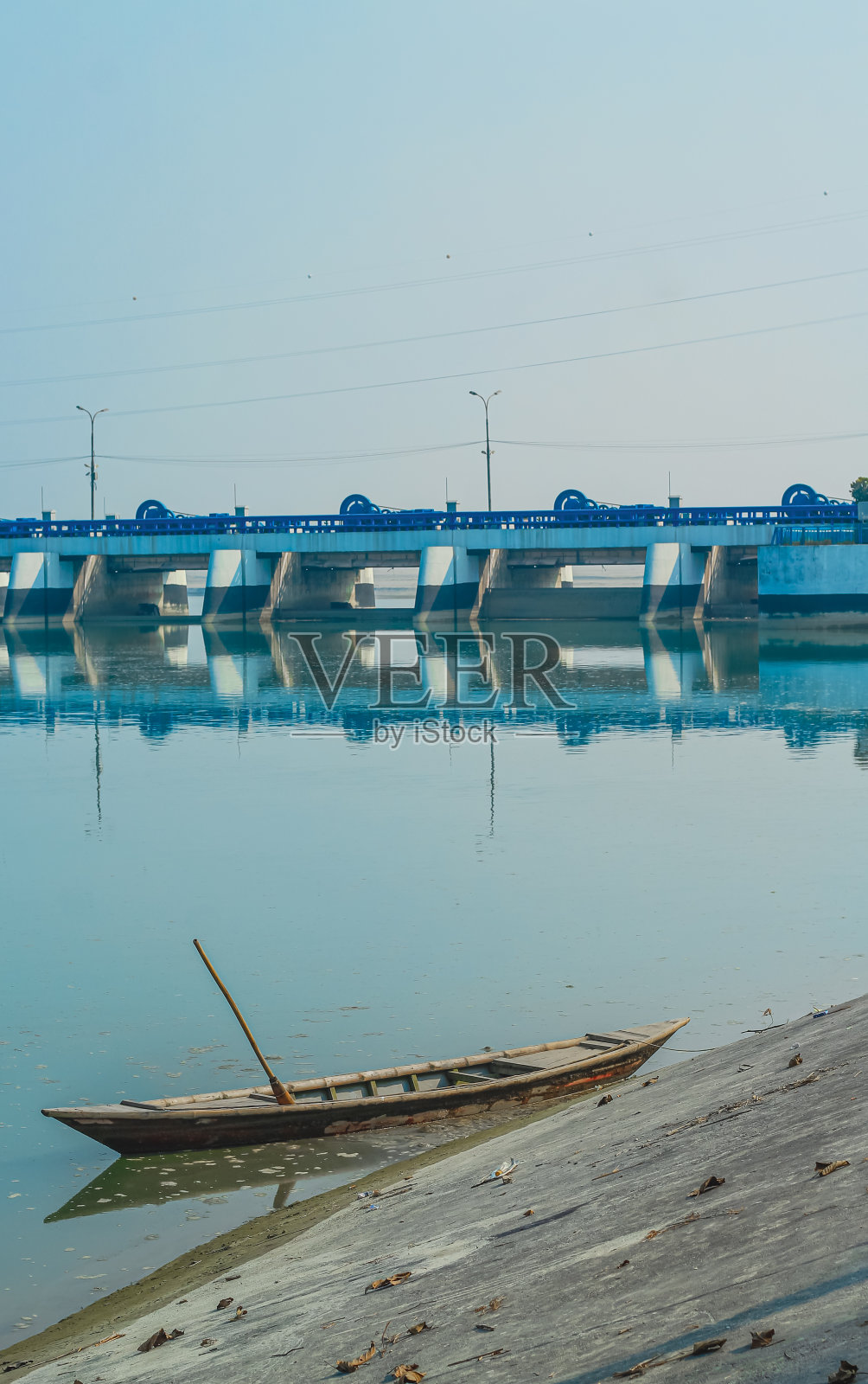 美丽的蒂斯塔拦河坝景观，在孟加拉国最美丽的地方之一。孟加拉国旅游。蒂斯塔拦河坝，西孟加拉邦在蒂斯塔的多功能水利工程。照片摄影图片