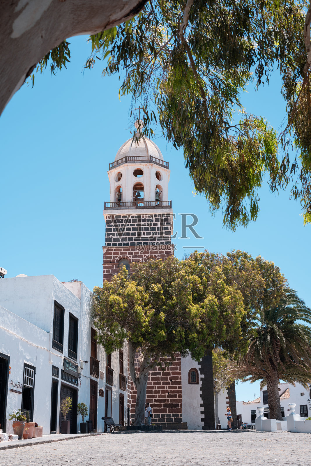 瓜达卢佩圣母教堂，盖吉斯村。照片摄影图片