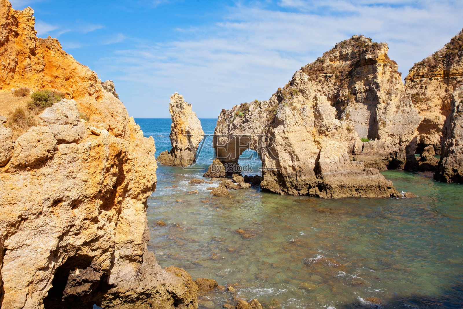 葡萄牙阿尔加维海岸的桥墩照片摄影图片