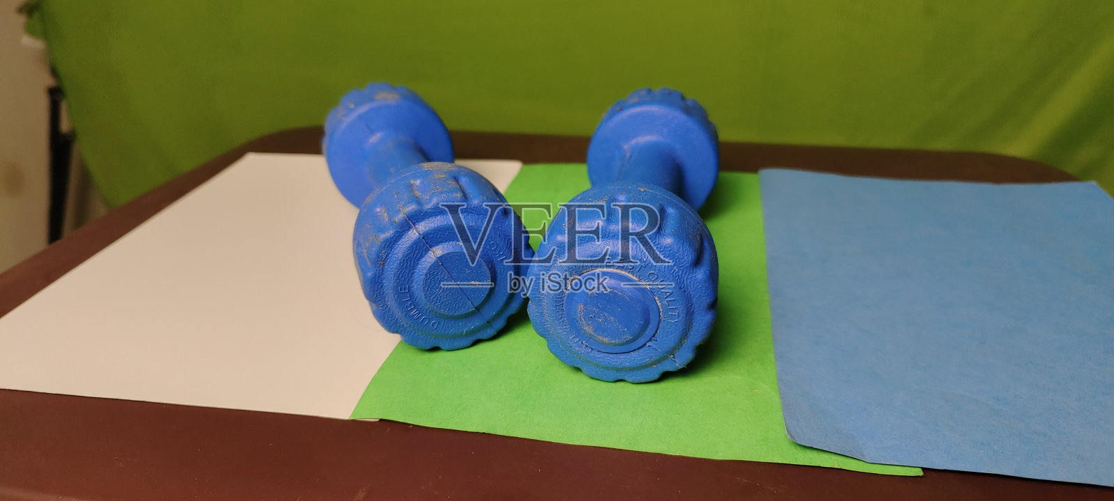 采购产品运动和健康健身配件哑铃和壶铃照片摄影图片