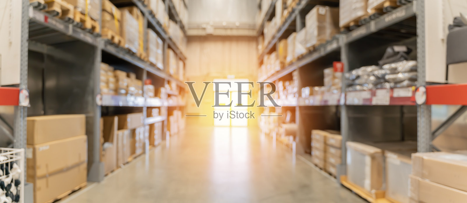 模糊大型仓库产品、商品库存、工厂库存、仓储区域为背景照片摄影图片