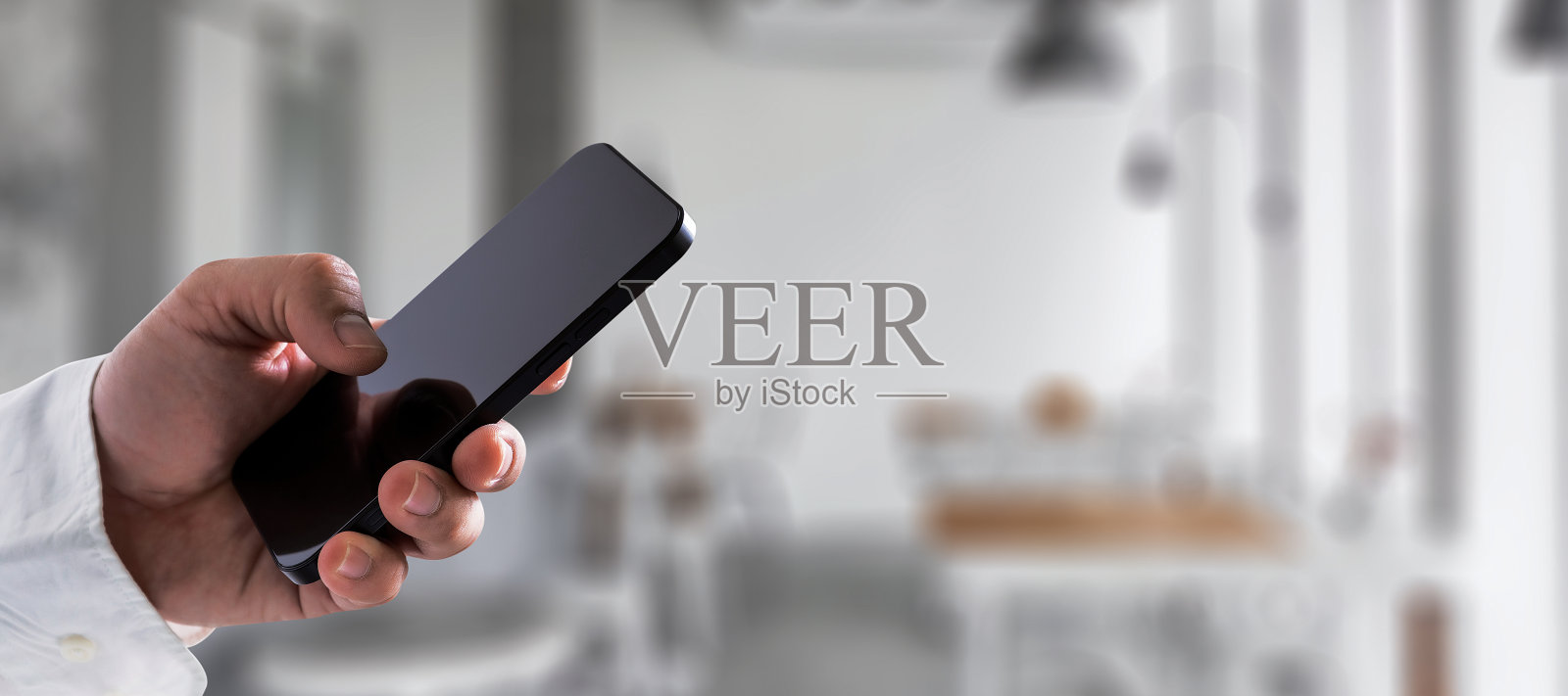 联系我们(客户支持热线人CONNECT)电话联系应用通讯网络后台人手持智能电话留言照片摄影图片