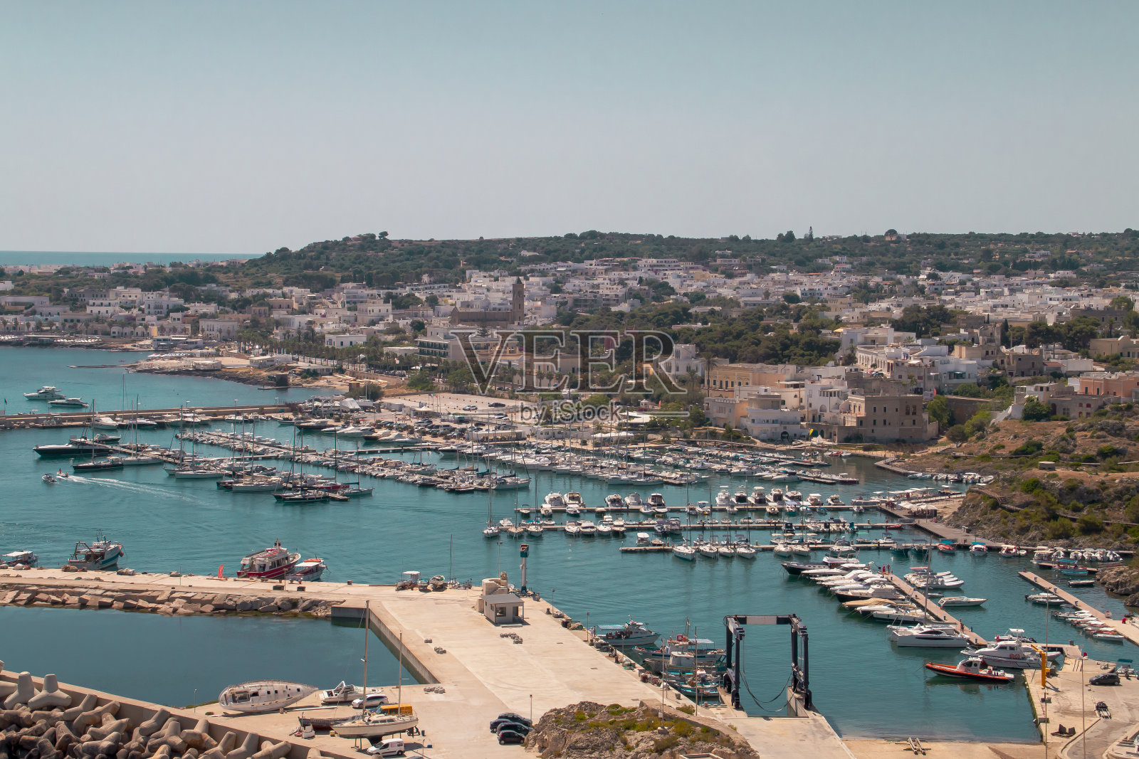 意大利阿普利亚的圣玛丽亚迪卢卡码头。照片摄影图片