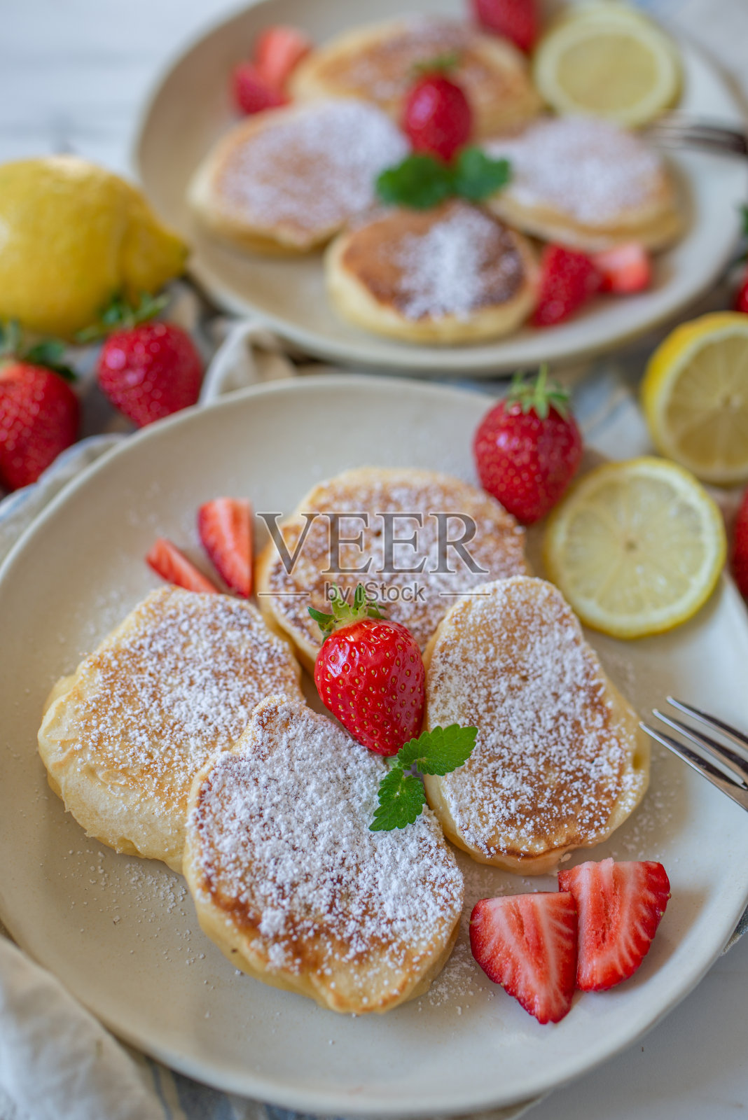 煎饼和浆果照片摄影图片