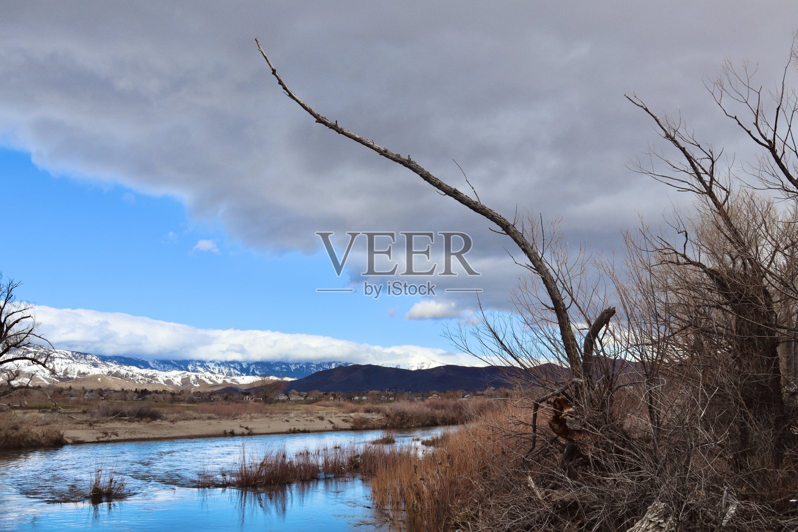 卡森河——四月照片摄影图片