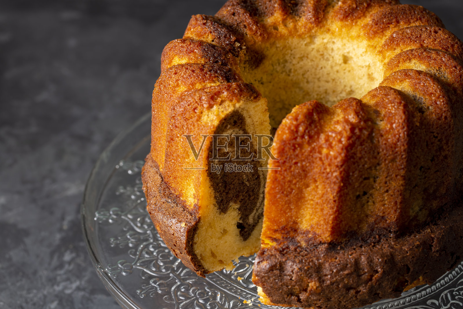 一个看起来很美味的可可蛋糕照片摄影图片