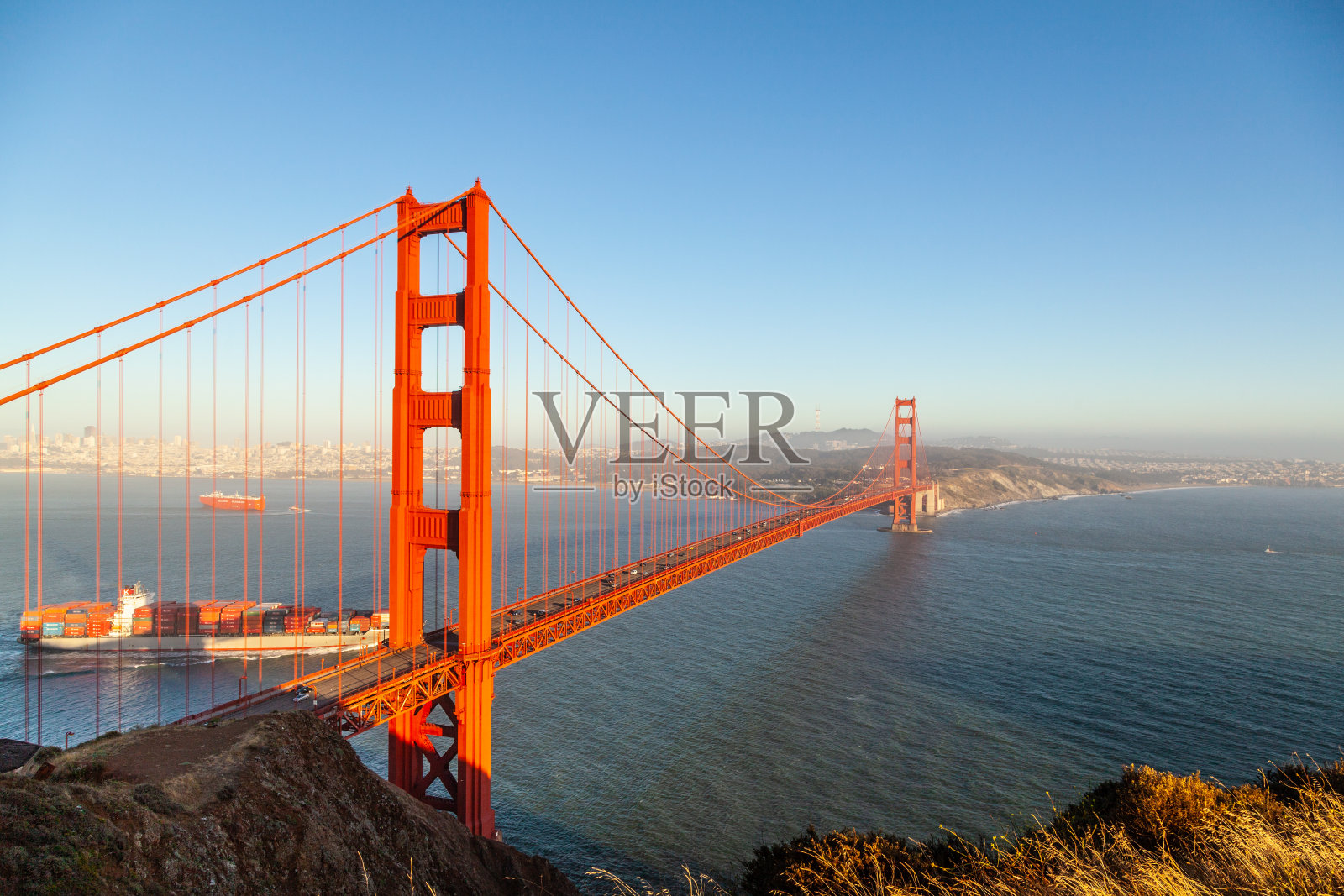 傍晚时分著名的旧金山金门大桥照片摄影图片