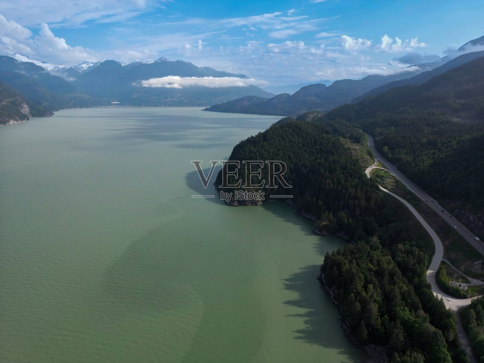 Oliver's Landing在Furry Creek社区照片摄影图片