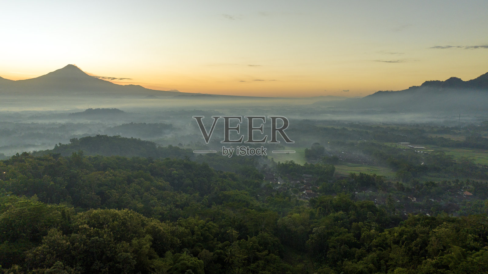 西爪哇的日出照片摄影图片