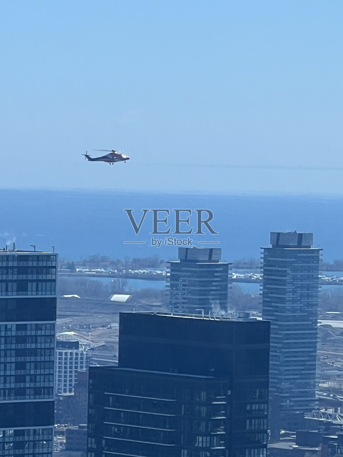 直升机飞越多伦多照片摄影图片