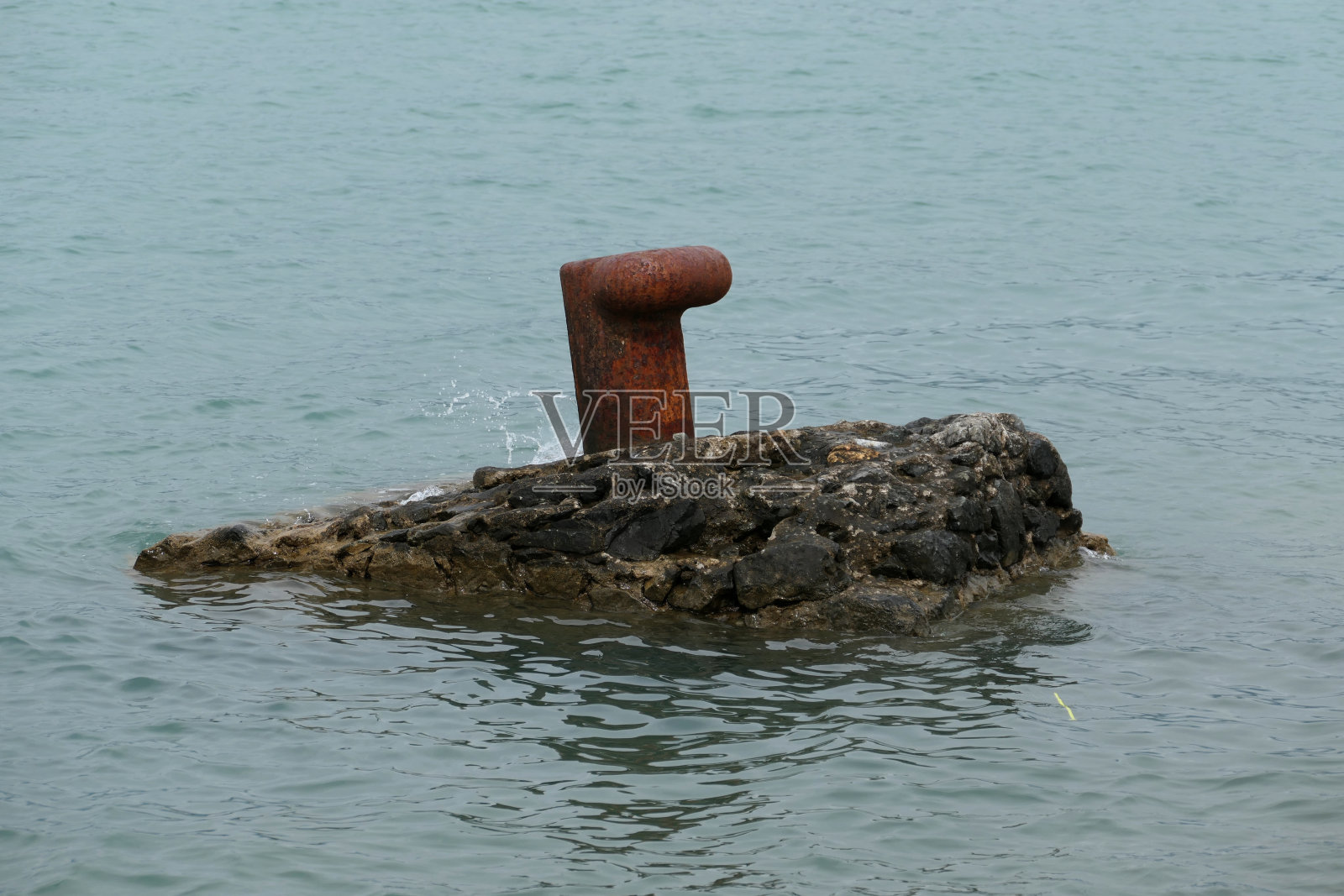 系泊缆桩照片摄影图片
