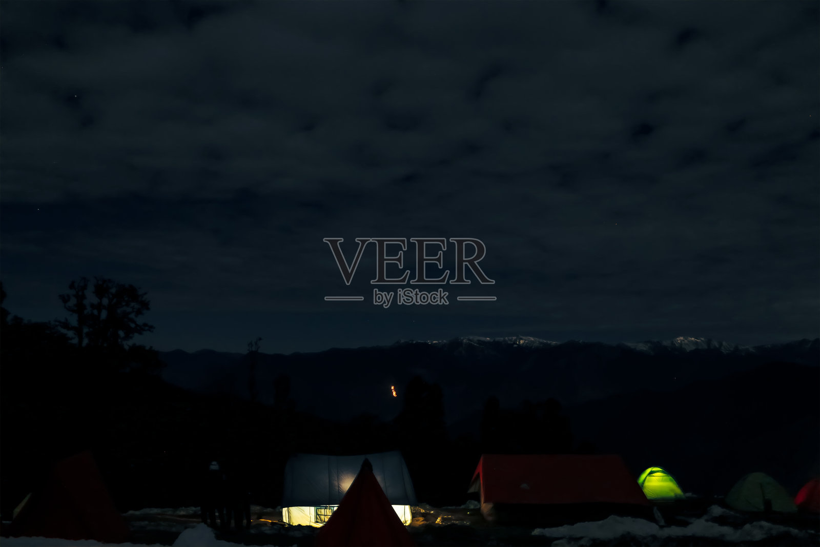 山中的夜晚照片摄影图片