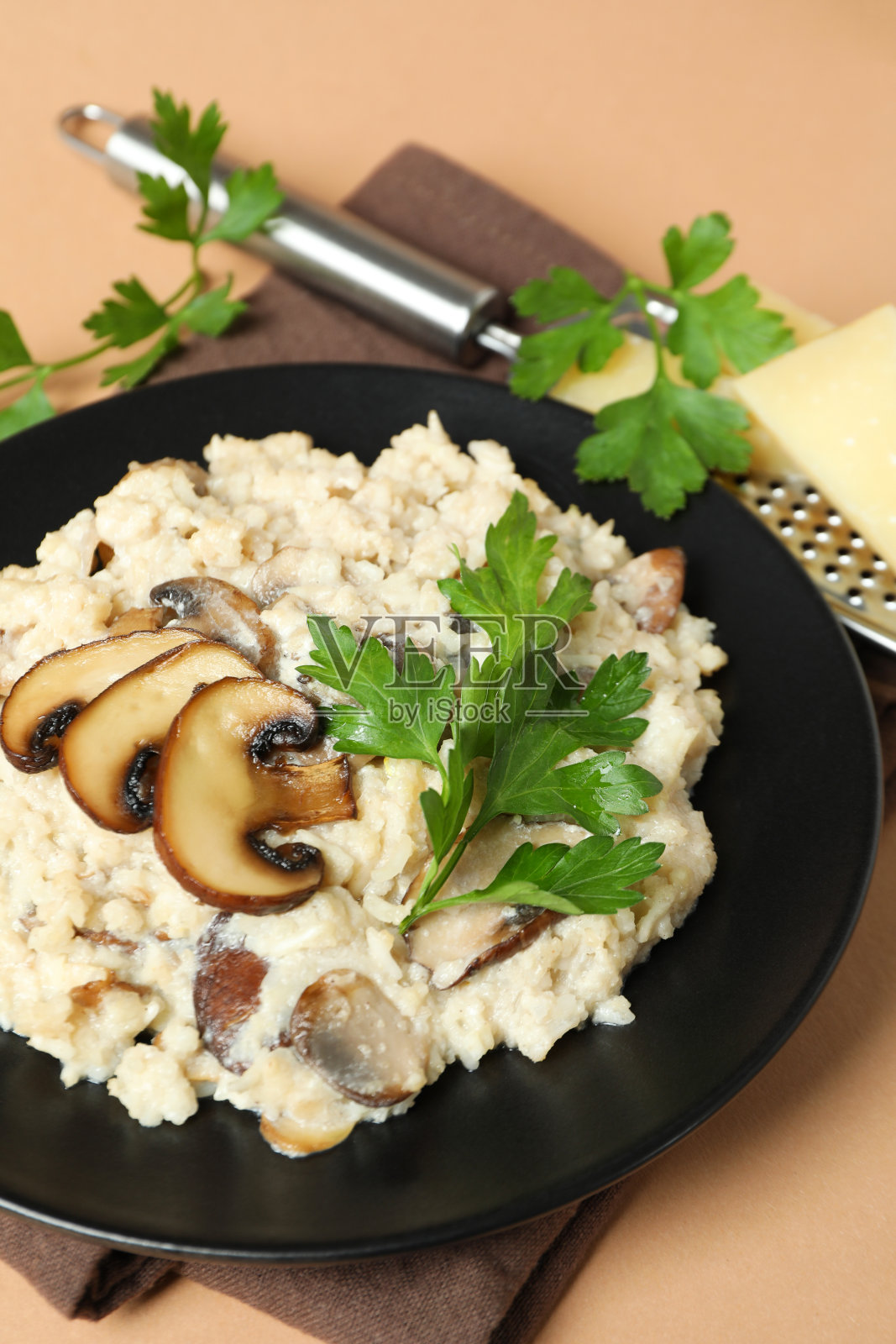 蘑菇意式烩饭的美味概念照片摄影图片