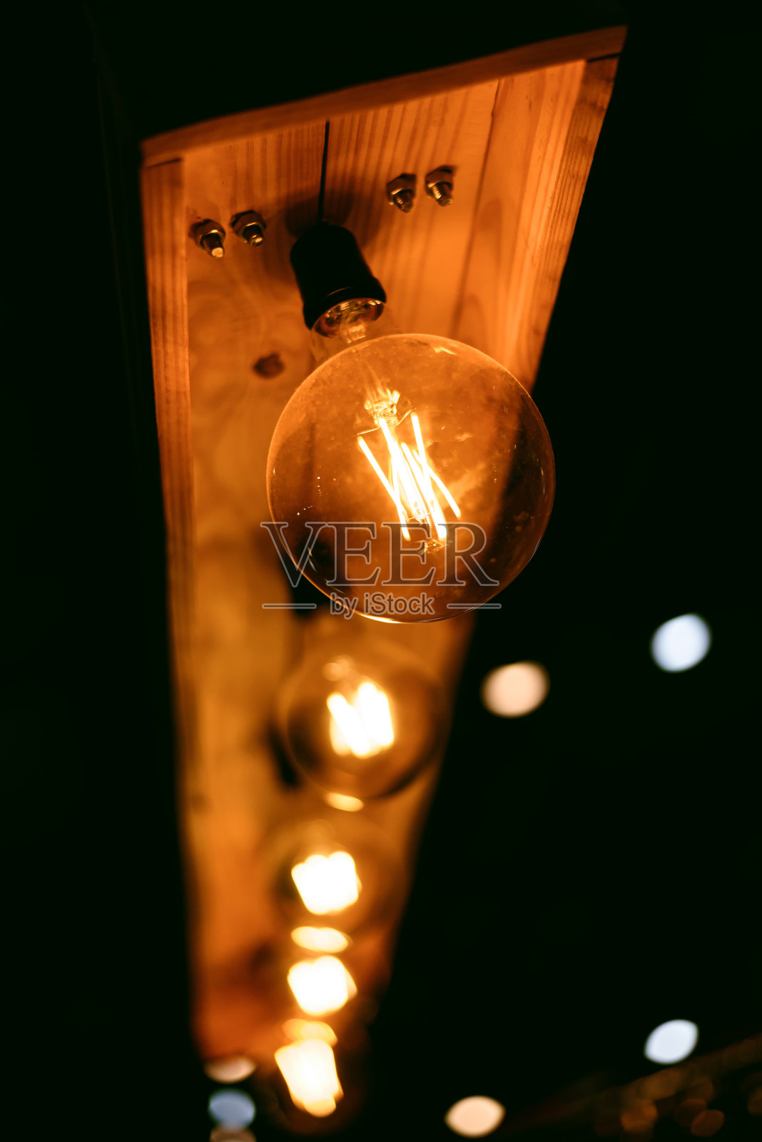 古色古香的灯泡，温暖的灯光照片摄影图片