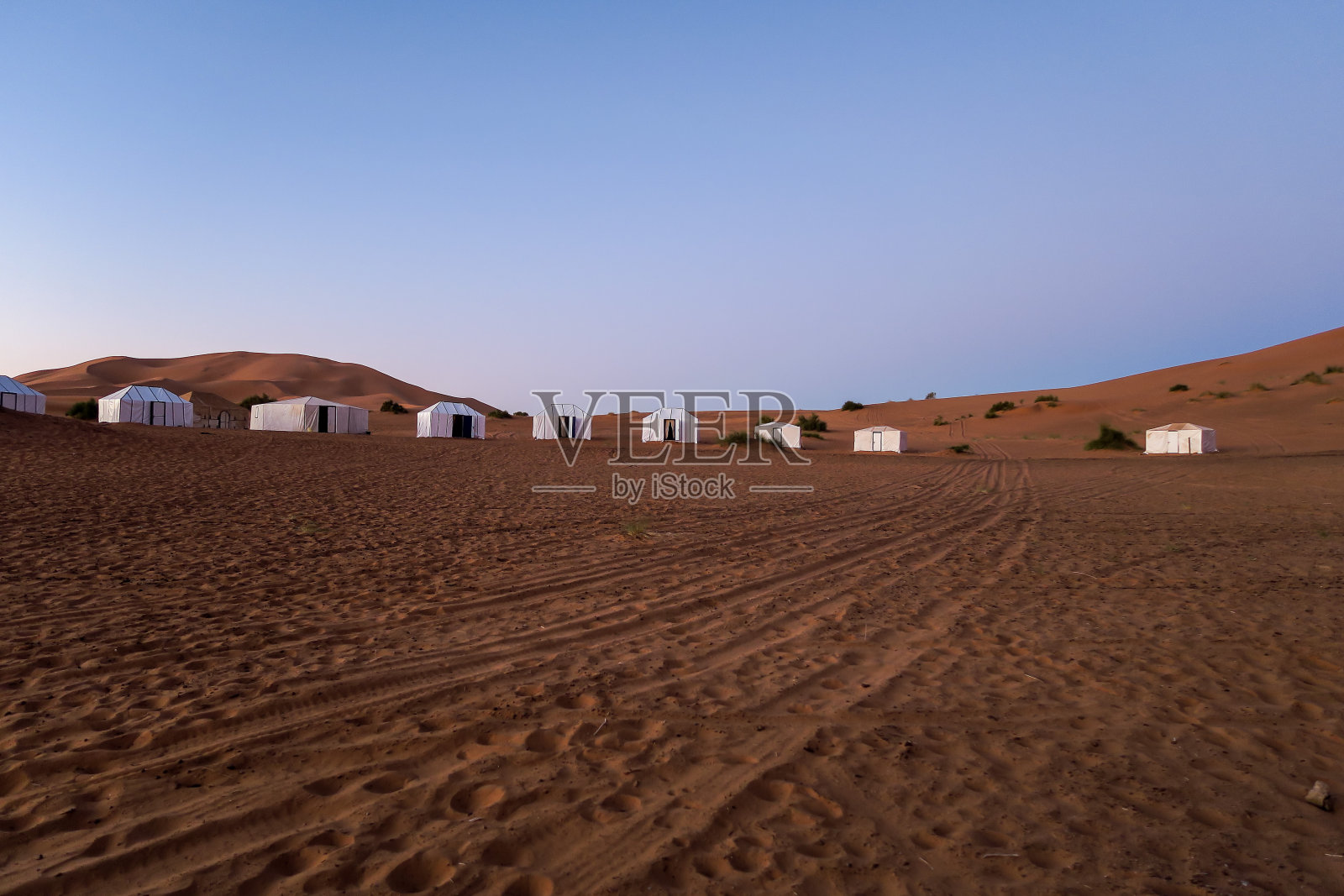 沙漠中的沙丘，照片为背景照片摄影图片