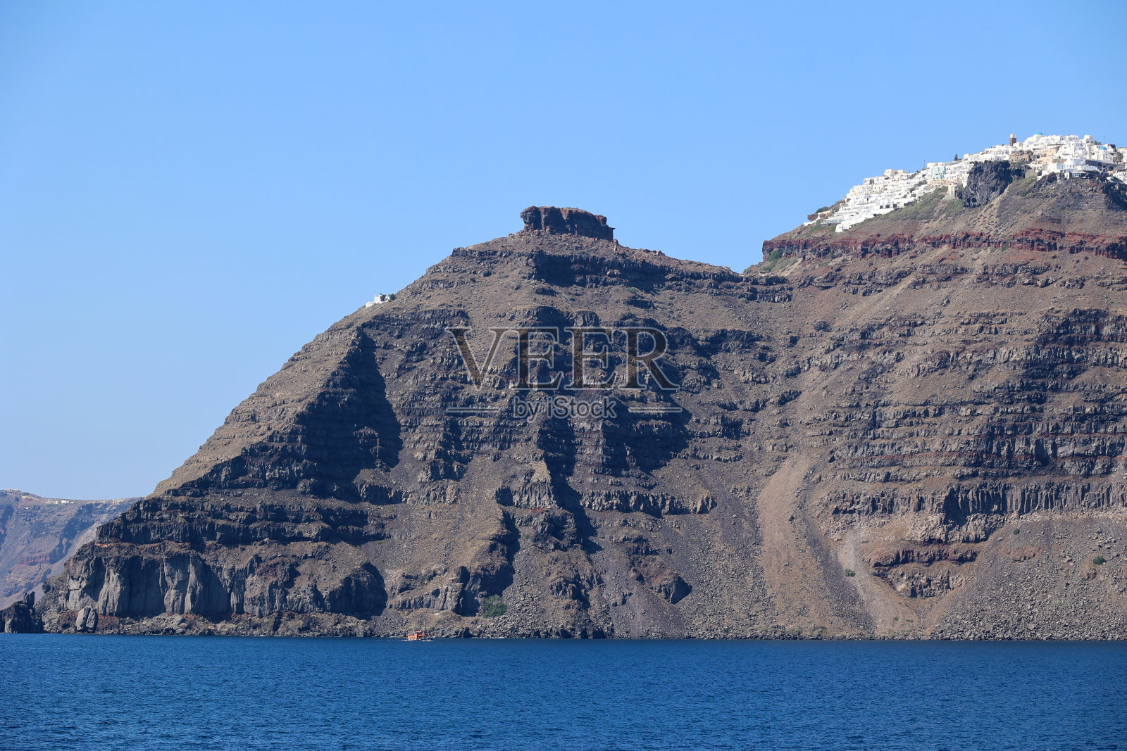 希腊圣托里尼岛基克拉迪岛火山口边缘的景色照片摄影图片