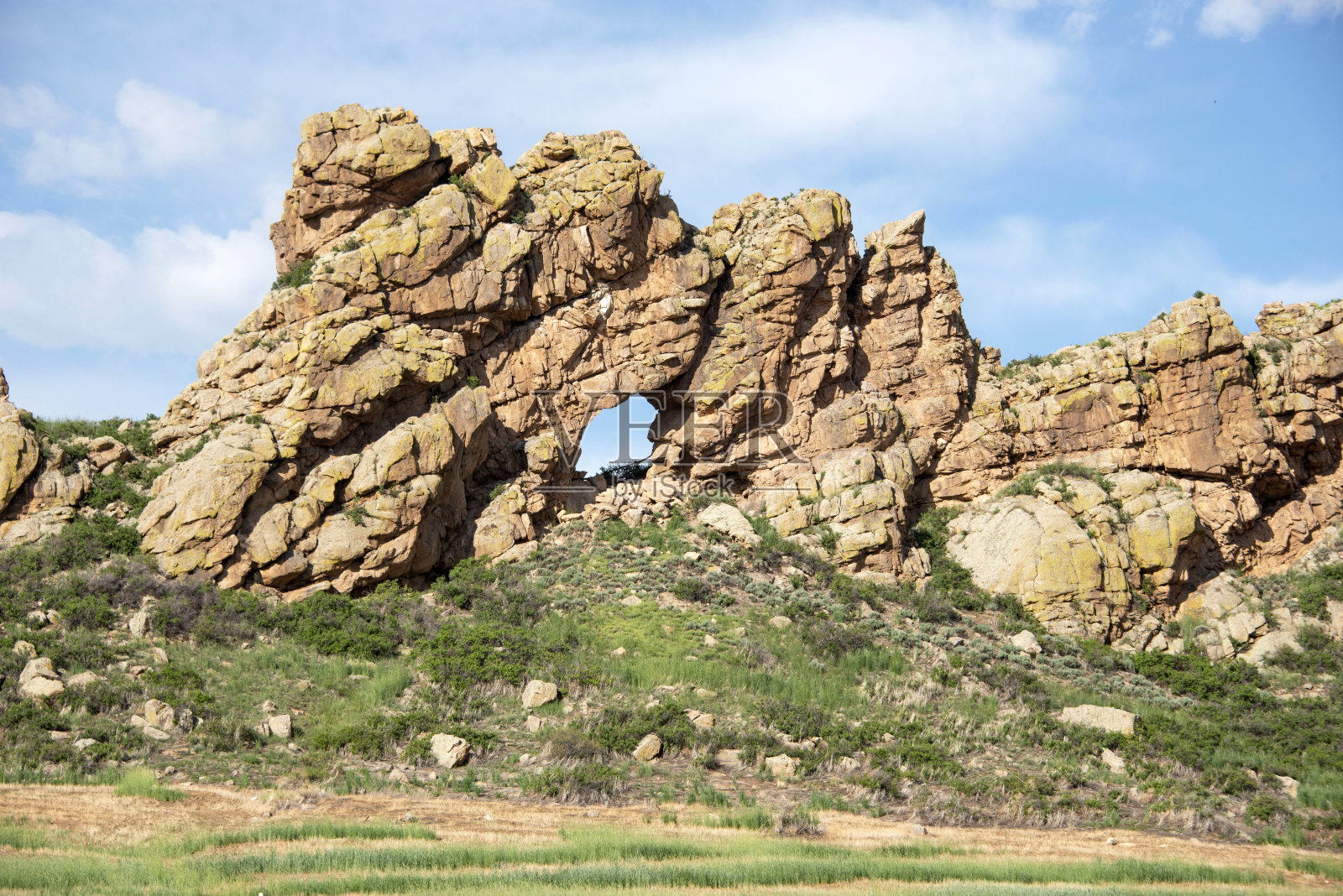 位于科罗拉多州洛夫兰的魔鬼脊梁徒步小径上的锁孔岩层。照片摄影图片