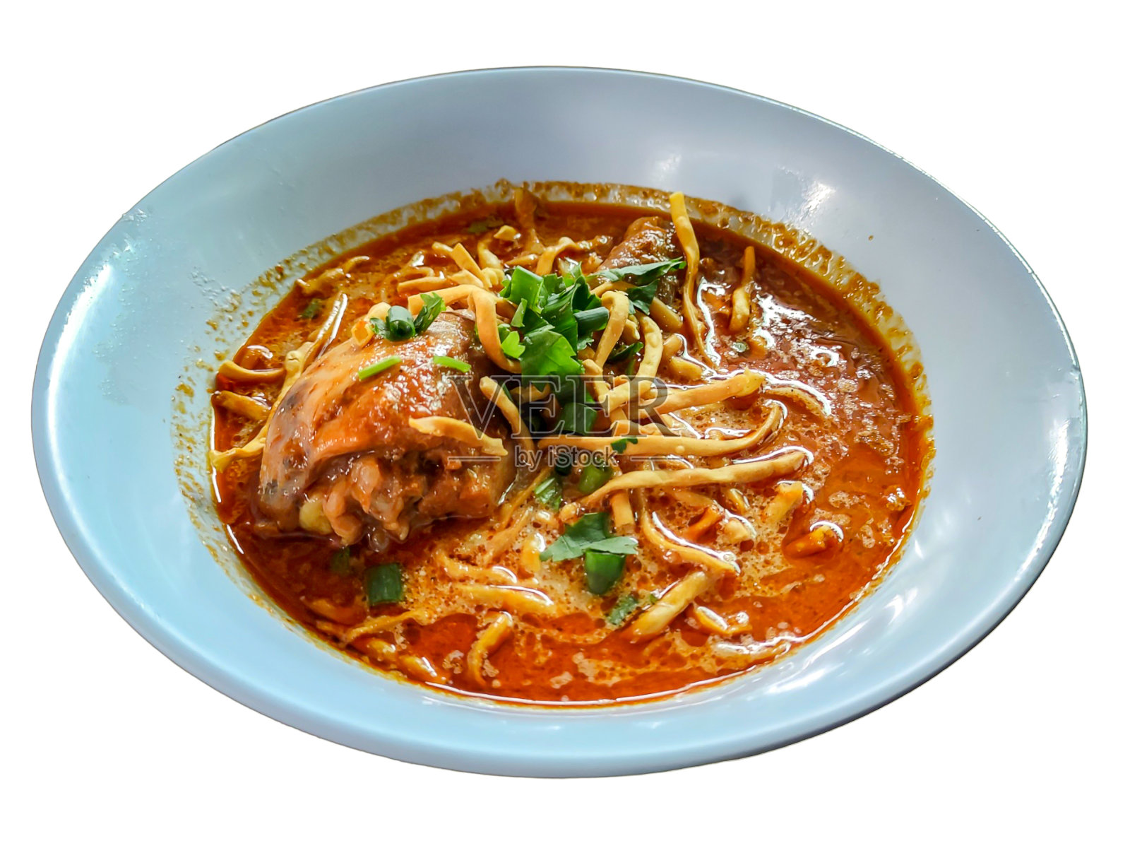 泰式咖喱鸡面。孤立在白色背景上。照片摄影图片