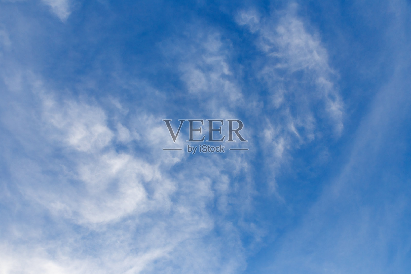 蓝天背景配白云。天空的云。照片摄影图片