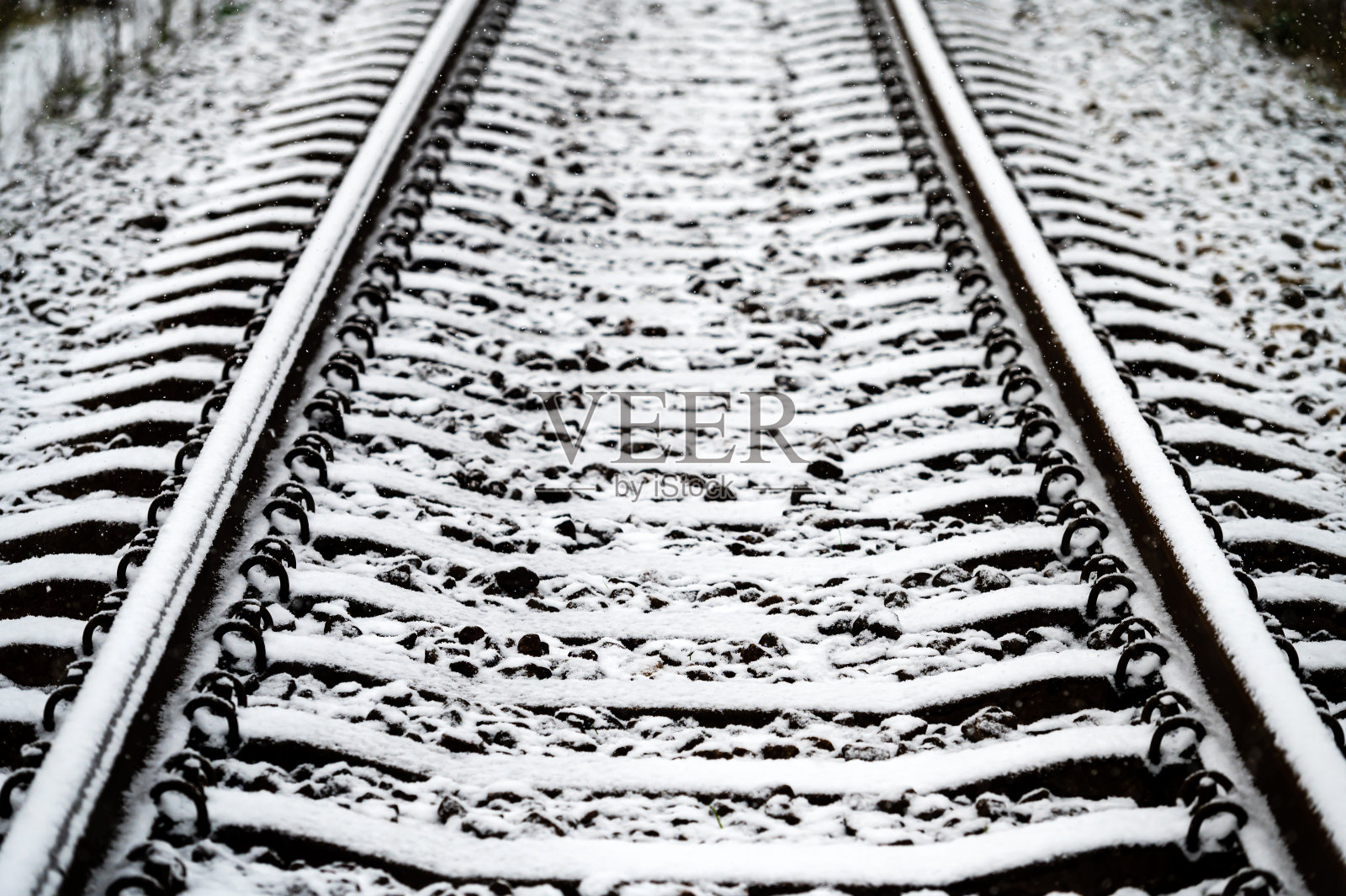 冬天的铁路。铁路。冬天的风景。照片摄影图片